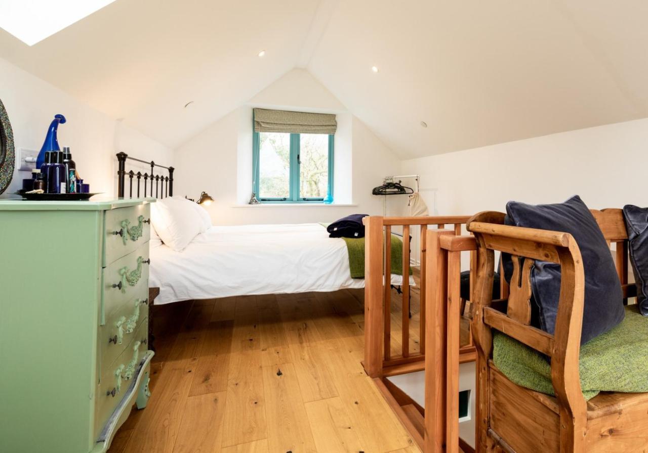 Penrhiw - A Country Cottage With Mountain Views Newport  Exteriör bild