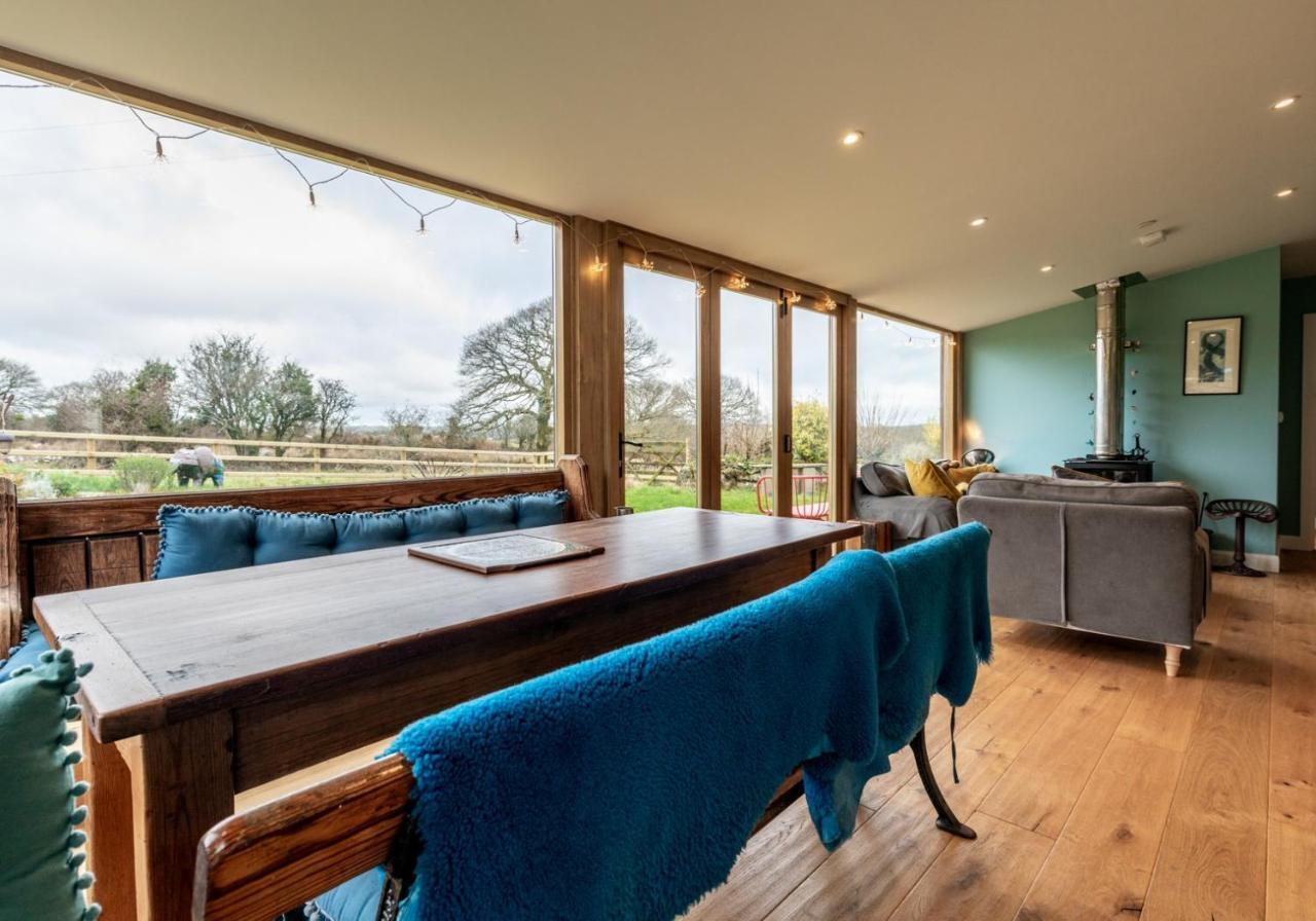 Penrhiw - A Country Cottage With Mountain Views Newport  Exteriör bild