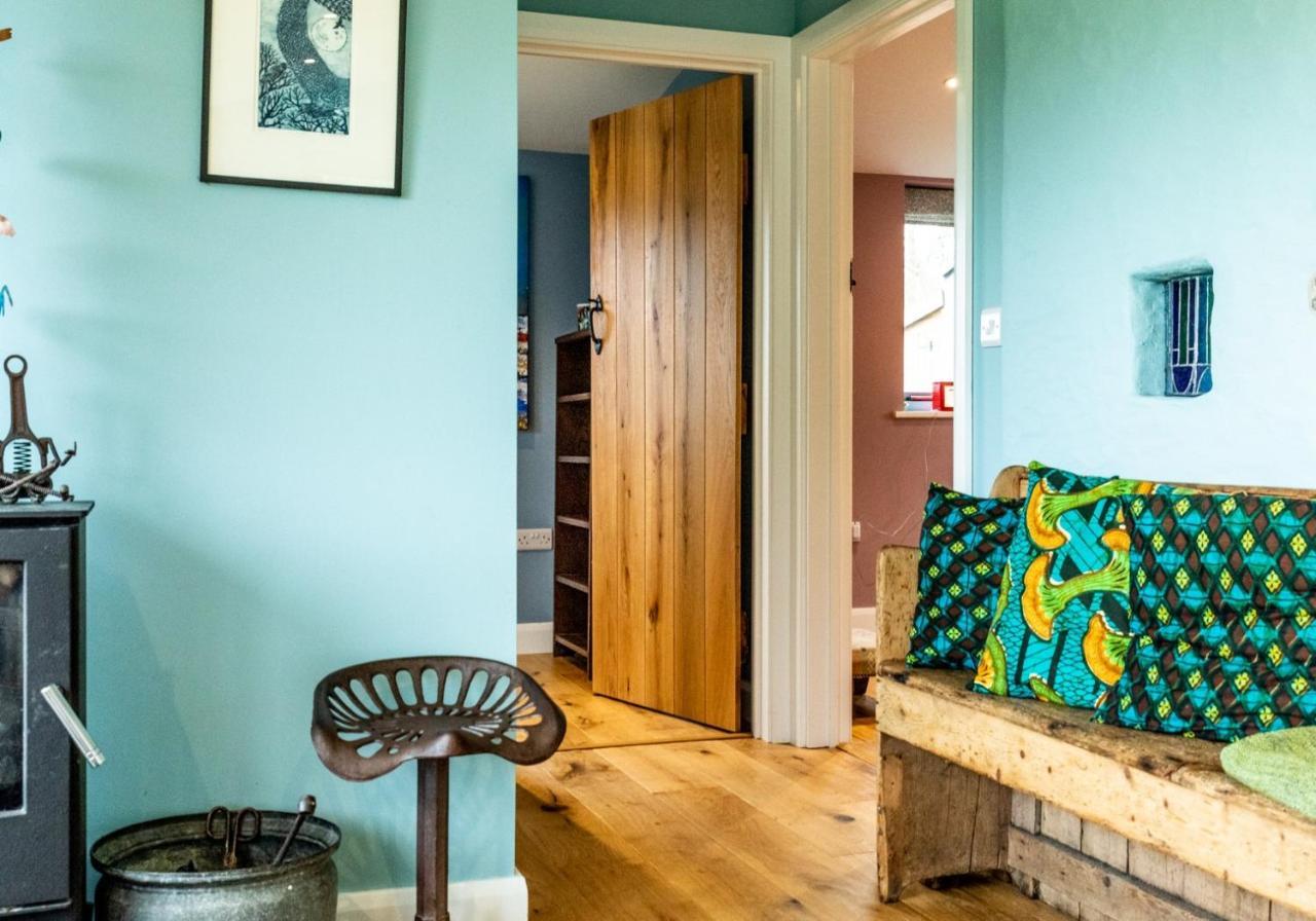 Penrhiw - A Country Cottage With Mountain Views Newport  Exteriör bild