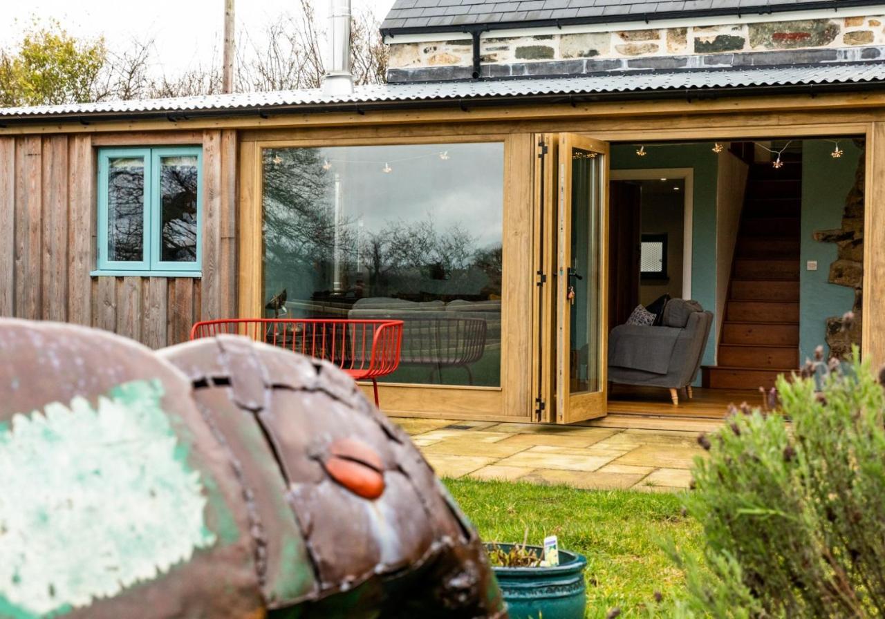 Penrhiw - A Country Cottage With Mountain Views Newport  Exteriör bild