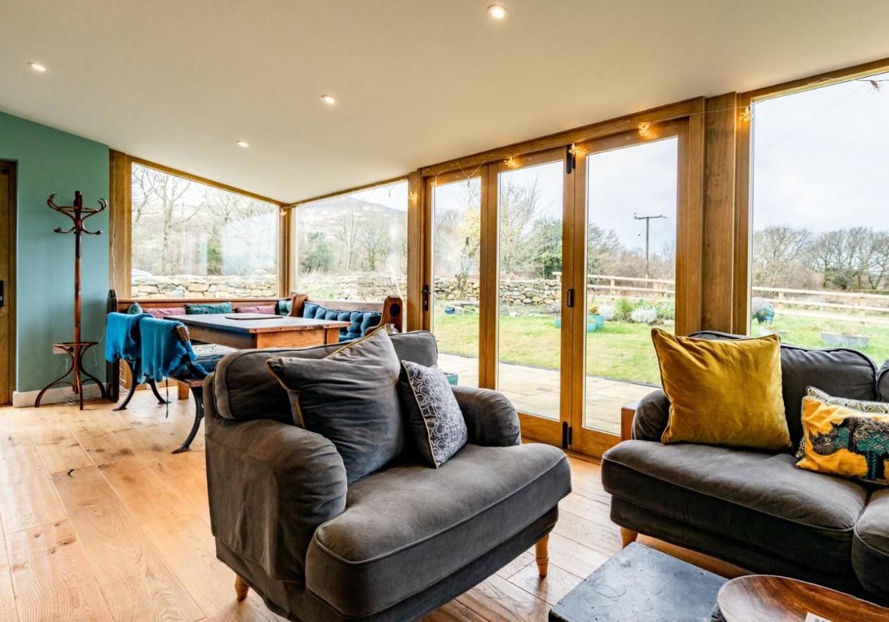 Penrhiw - A Country Cottage With Mountain Views Newport  Exteriör bild