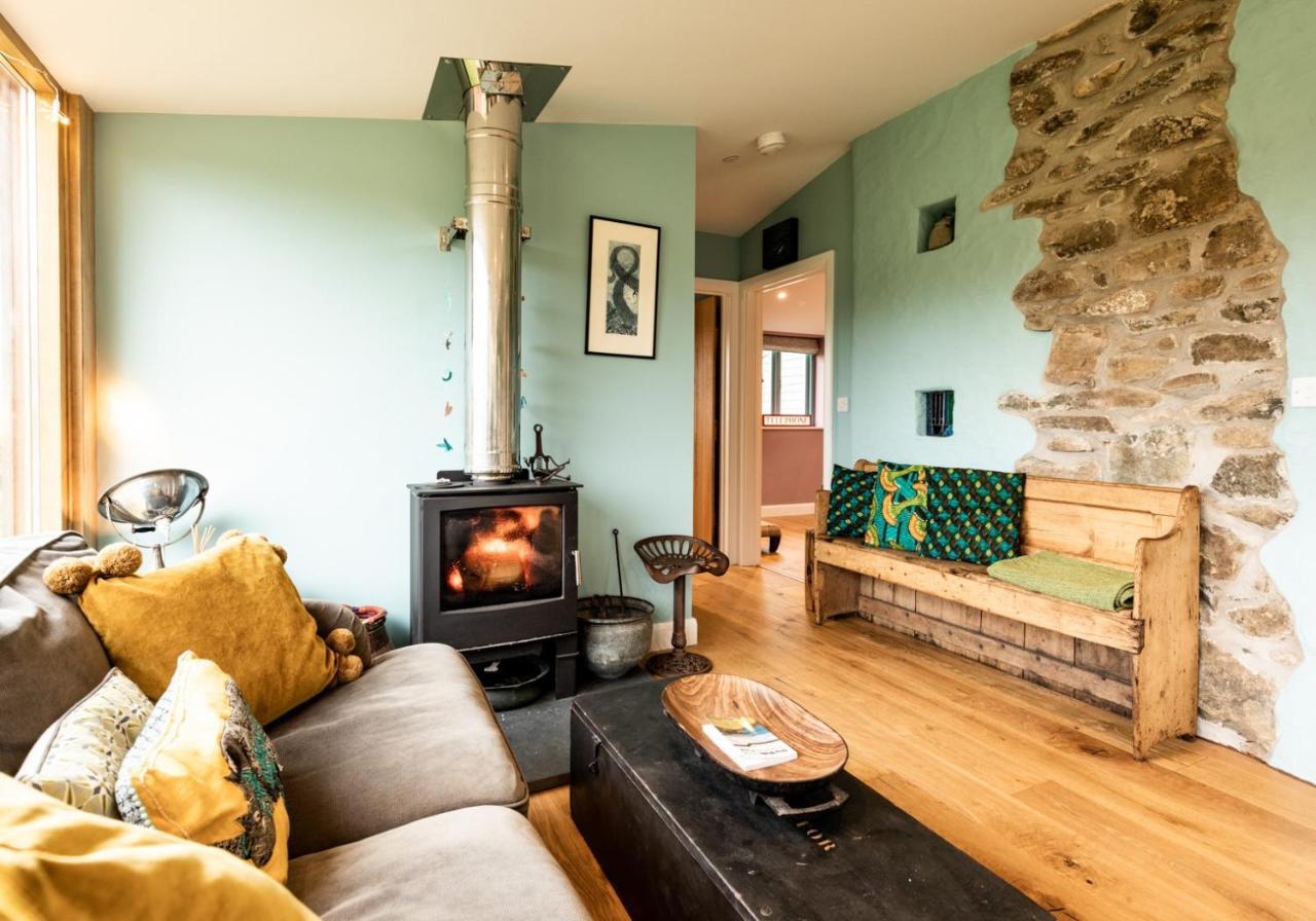 Penrhiw - A Country Cottage With Mountain Views Newport  Exteriör bild