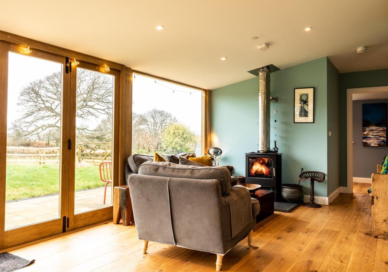Penrhiw - A Country Cottage With Mountain Views Newport  Exteriör bild