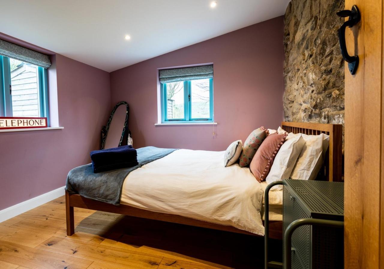 Penrhiw - A Country Cottage With Mountain Views Newport  Exteriör bild